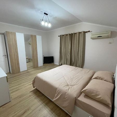City Center Apartment Тирана Екстер'єр фото