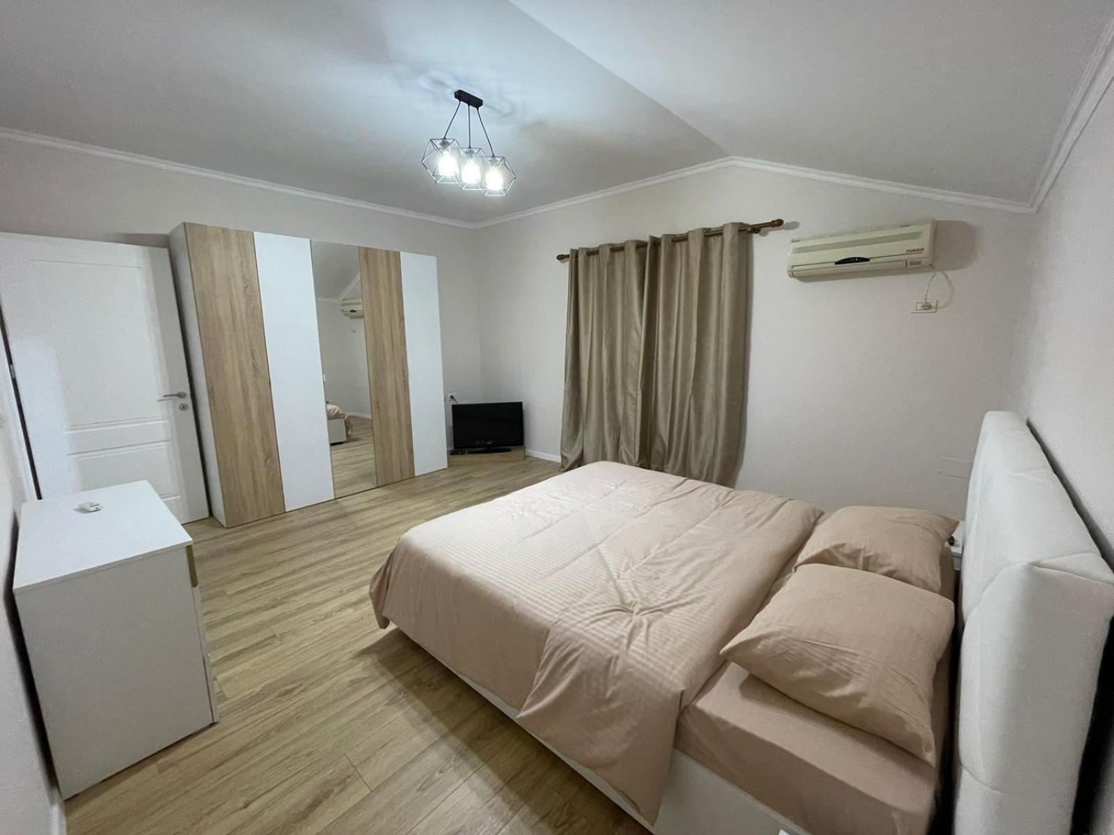 City Center Apartment Тирана Екстер'єр фото